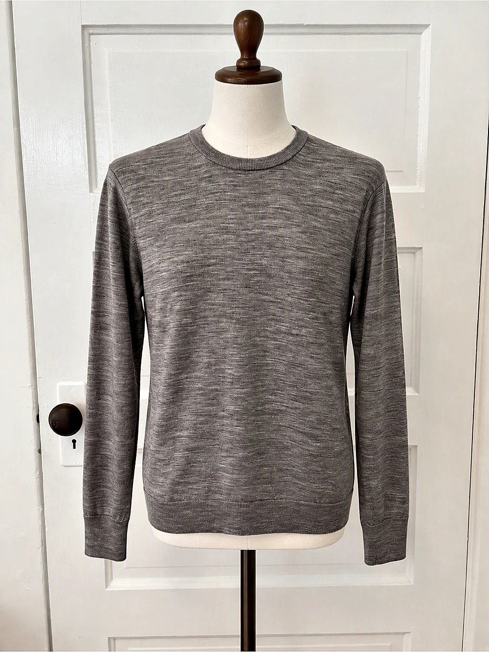 Uniqlo Women’s Extra Fine Merino Wool Crew Neck Sweater Heather Gray XL
